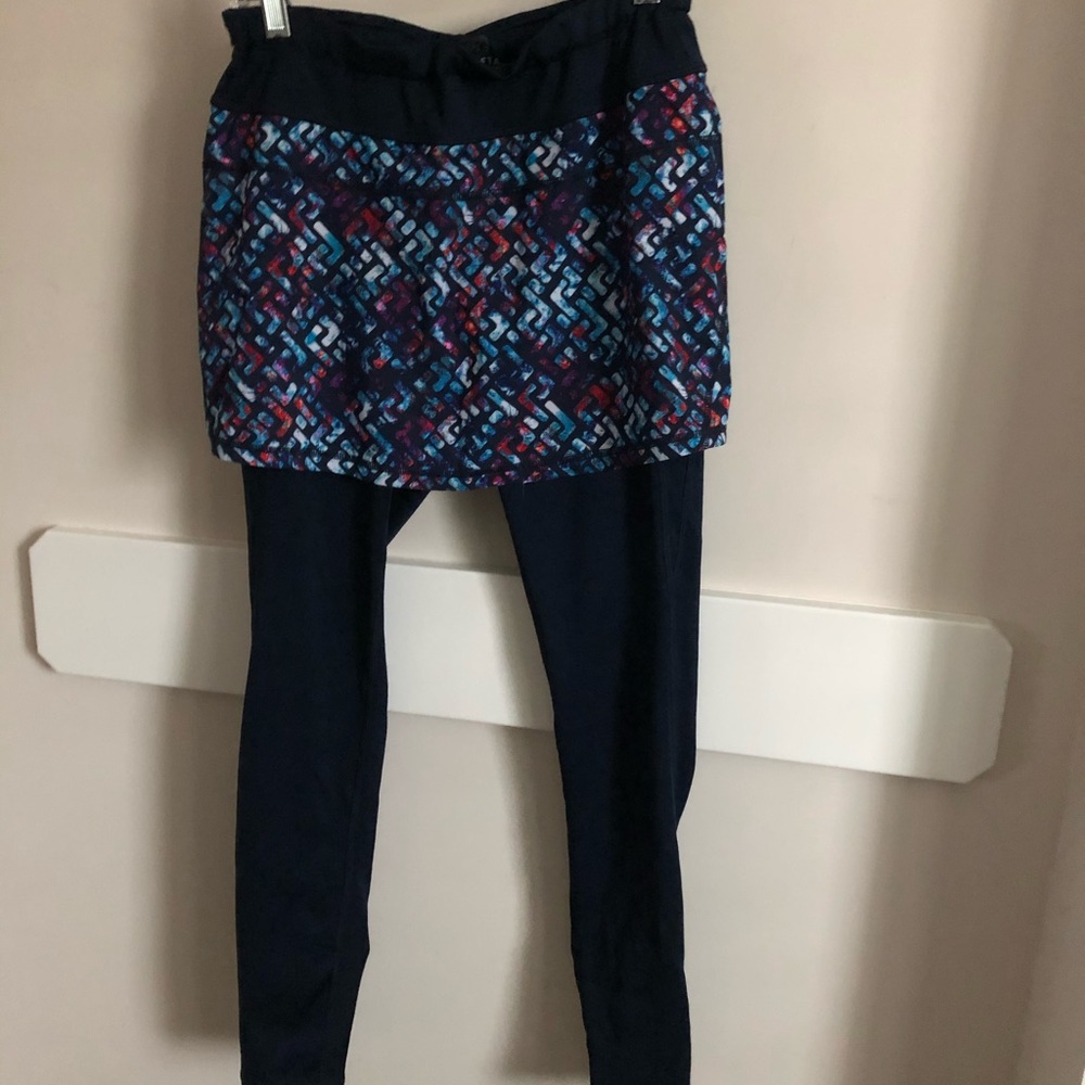 Skirted capris